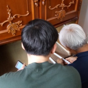4우러 재능기부 성인봉사단- 가구수리봉사활동 이미지
